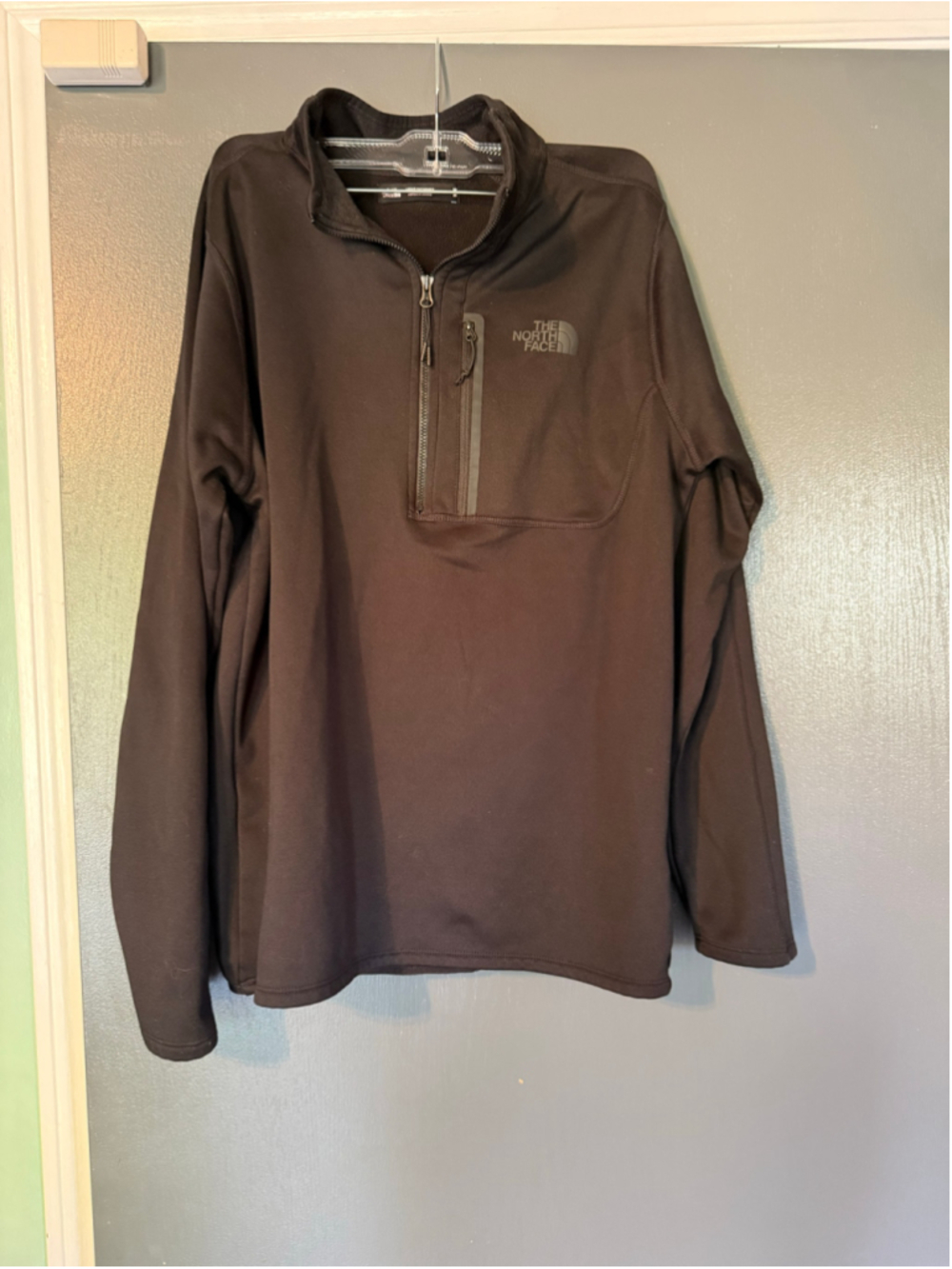 Men's The North Face Black Quarter Zip Pullover Sweater Size M